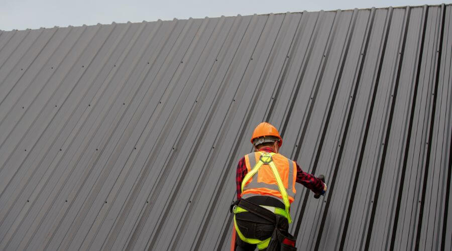 Professional residential roofers in Carson City, MI